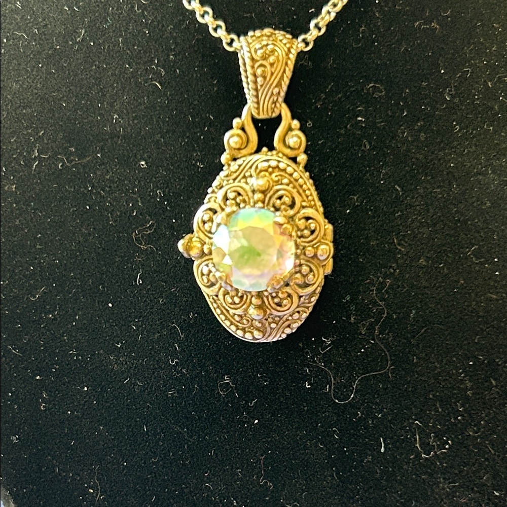 Elegant Sterling Pendant Necklace with Crystal Stone